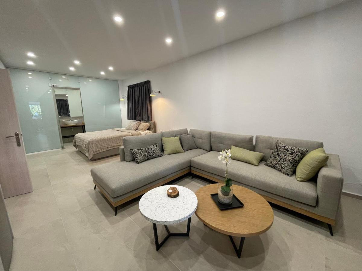 Central Luxury Apartment In Paralia Ofryniou Офринио Экстерьер фото